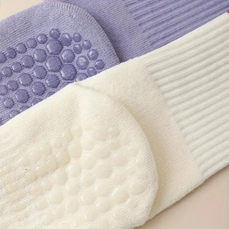 1 Pair Women's Yoga Socks with Silicone Grips Non Slip Fitness Socks for Pilates Dance and Workout Anti Slip Sports Socks - Luvia