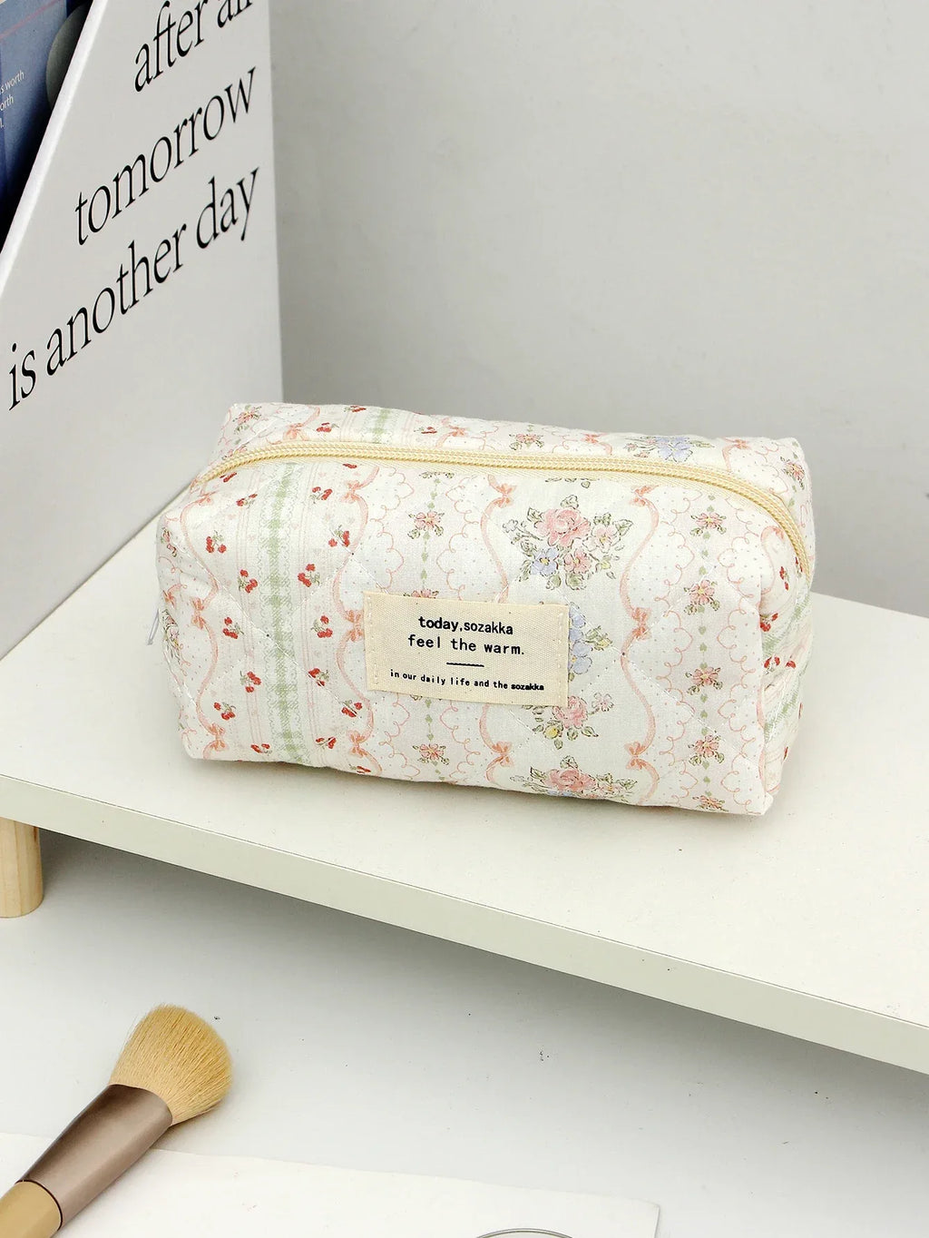 1pc/set floral quilted makeup bag, cute large capacity makeup bag, travel essential makeup bag, multifunctional makeup bag - Luvia