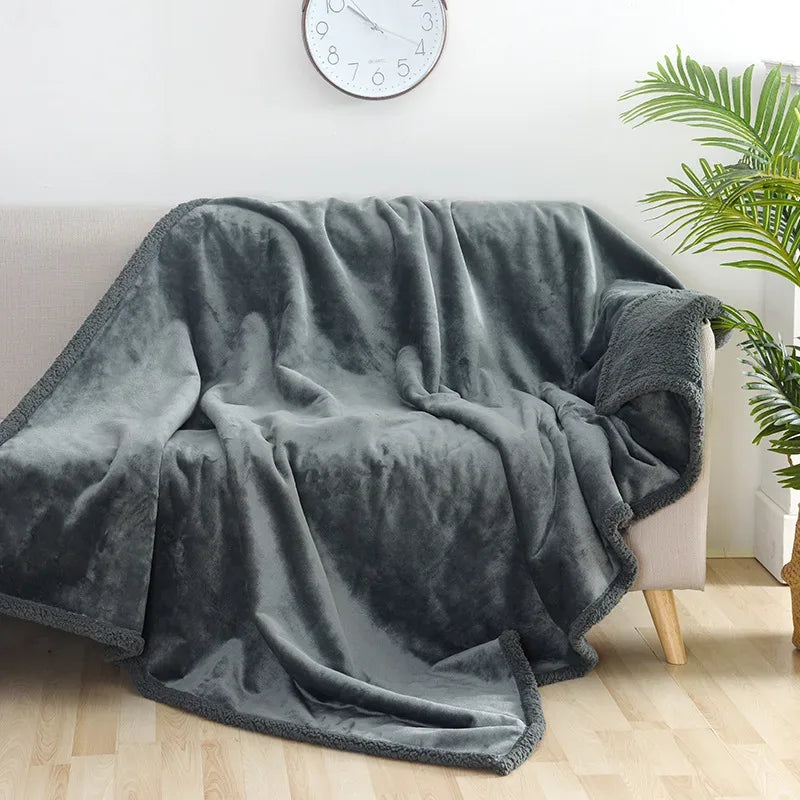 Double-sided Pet Waterproof Blanket ,Soft Thickened Flannel Velveteen Sherpa Blankets for Cats and Dogs Breathable and Anti-grip - Luvia