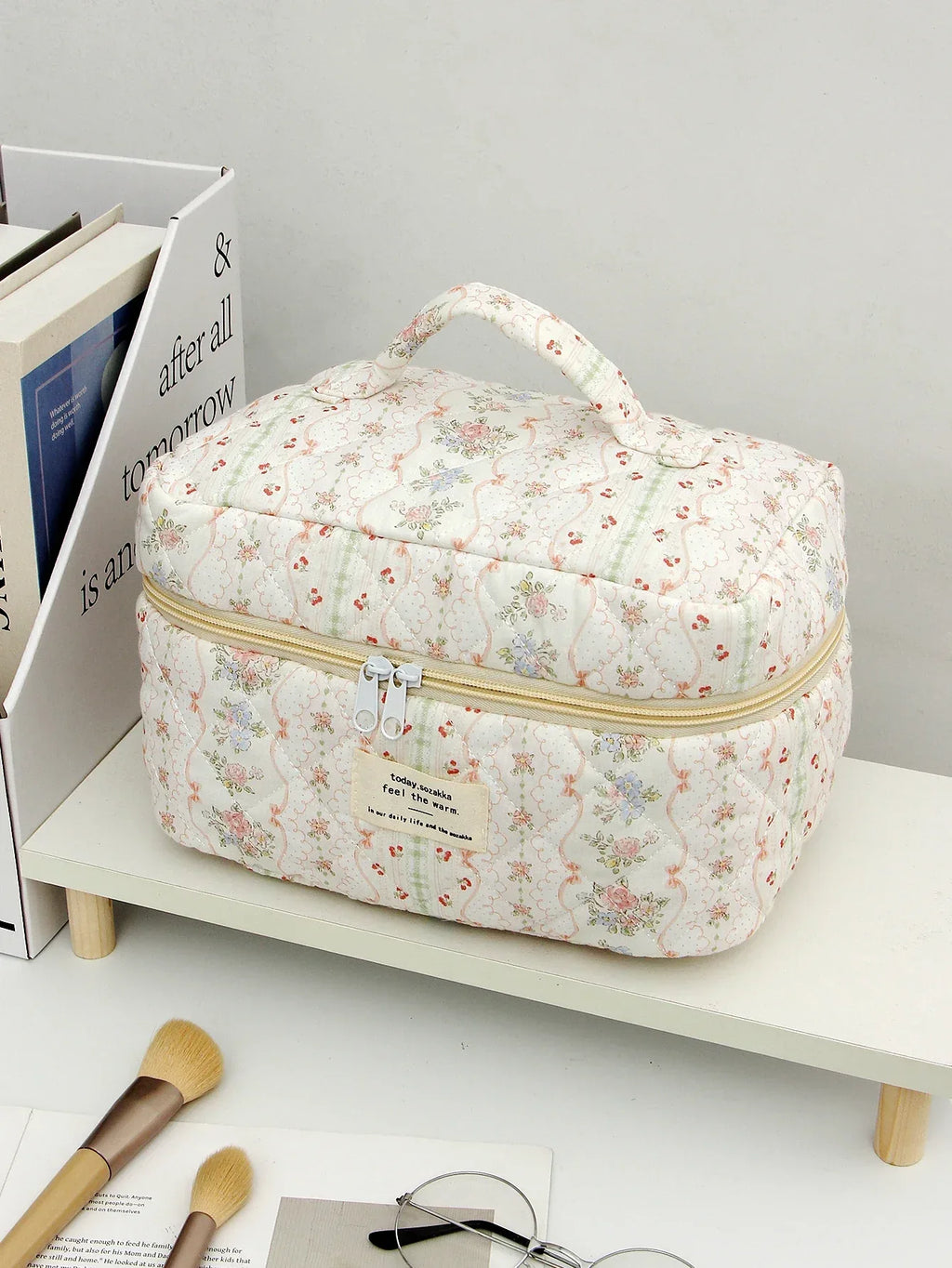 1pc/set floral quilted makeup bag, cute large capacity makeup bag, travel essential makeup bag, multifunctional makeup bag - Luvia